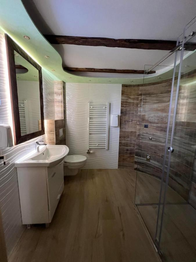 Motel Pizzeria Actros Nova Topola Zewnętrze zdjęcie